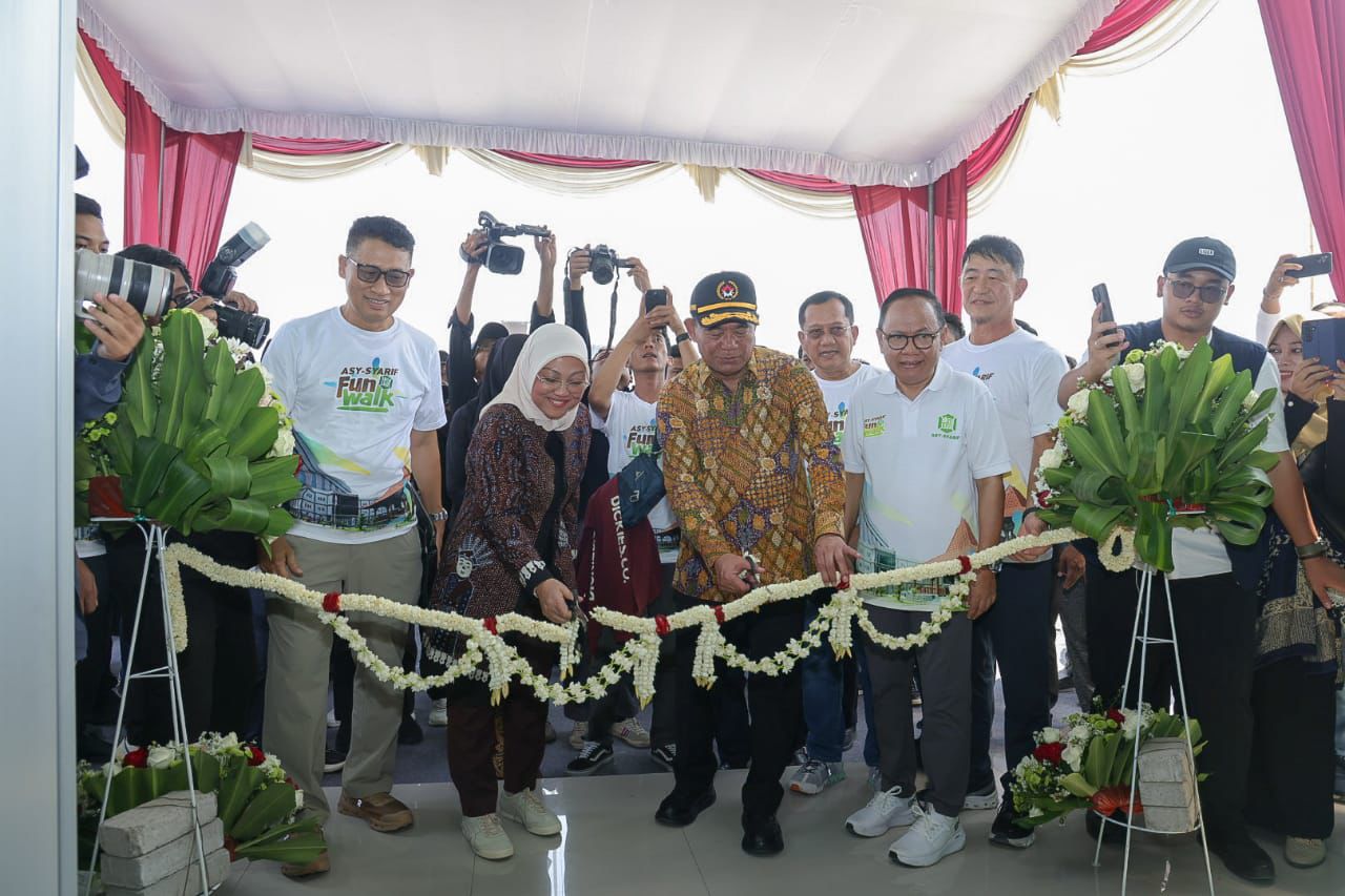 Muhadjir Resmikan SMK Asy-Syarif Mitra Industri Mojokerto