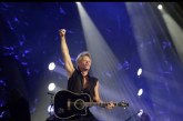 Cegah Perempuan Bunuh Diri, Jon Bon Jovi Tuai Pujian